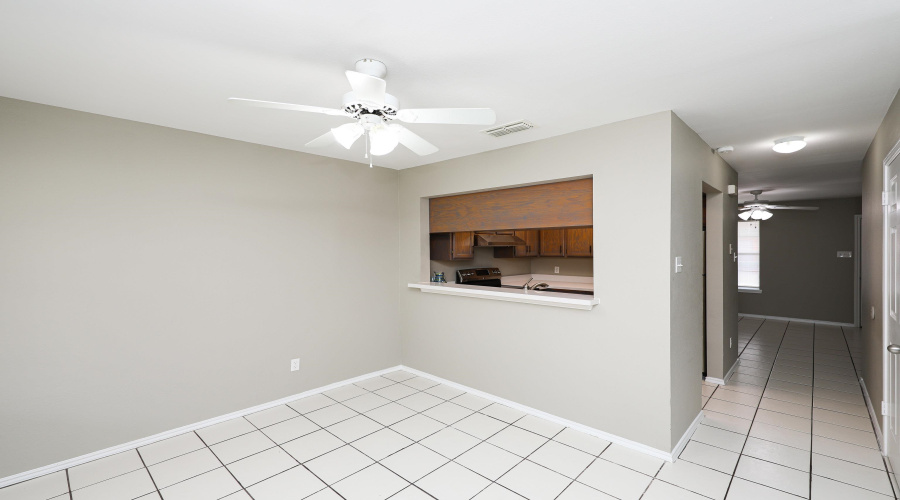 8911 McPherson Rd, Laredo, Texas 78045, 2 Bedrooms Bedrooms, 5 Rooms Rooms,2 BathroomsBathrooms,Residential,For Rent,8911 McPherson Rd,20254383