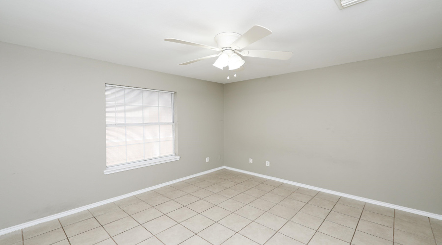 8911 McPherson Rd, Laredo, Texas 78045, 2 Bedrooms Bedrooms, 5 Rooms Rooms,2 BathroomsBathrooms,Residential,For Rent,8911 McPherson Rd,20254383