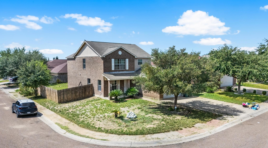 12122 Entrada Lp, Laredo, Texas 78045, 4 Bedrooms Bedrooms, 7 Rooms Rooms,2 BathroomsBathrooms,Residential,For Sale,12122 Entrada Lp,20254388