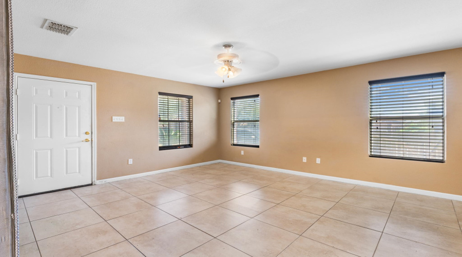 12122 Entrada Lp, Laredo, Texas 78045, 4 Bedrooms Bedrooms, 7 Rooms Rooms,2 BathroomsBathrooms,Residential,For Sale,12122 Entrada Lp,20254388