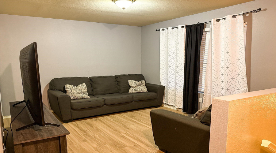 215 Lipan Dr, LAREDO, Texas 78045, 3 Bedrooms Bedrooms, 7 Rooms Rooms,2 BathroomsBathrooms,Residential,For Rent,215 Lipan Dr,20254393