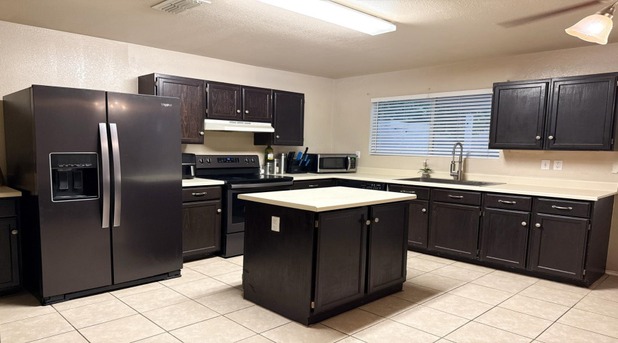 215 Lipan Dr, LAREDO, Texas 78045, 3 Bedrooms Bedrooms, 7 Rooms Rooms,2 BathroomsBathrooms,Residential,For Rent,215 Lipan Dr,20254393