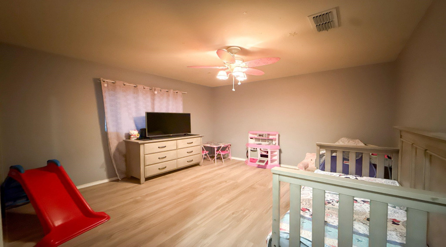 215 Lipan Dr, LAREDO, Texas 78045, 3 Bedrooms Bedrooms, 7 Rooms Rooms,2 BathroomsBathrooms,Residential,For Rent,215 Lipan Dr,20254393