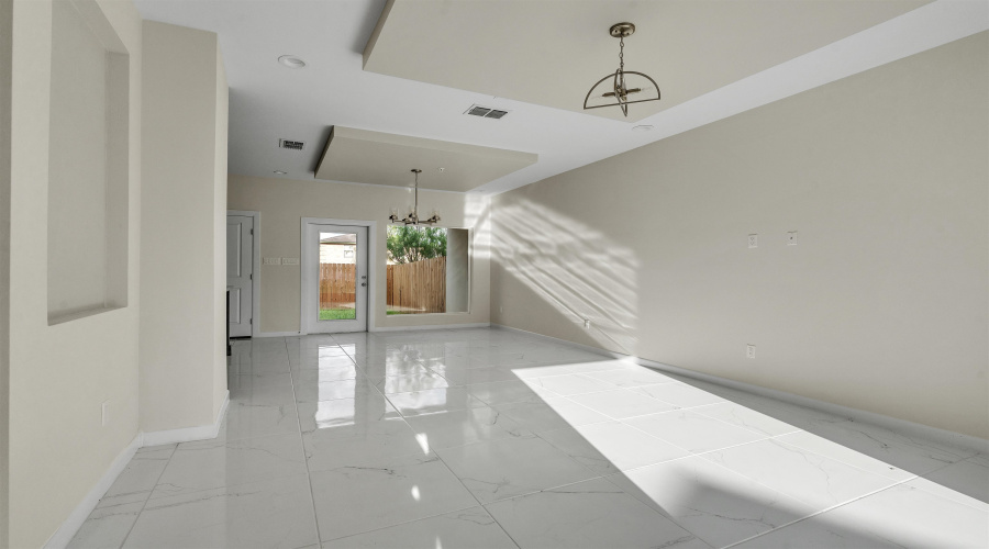 504 Gale Ct, Laredo, Texas 78041, 3 Bedrooms Bedrooms, 5 Rooms Rooms,2 BathroomsBathrooms,Residential,For Rent,504 Gale Ct,20254396