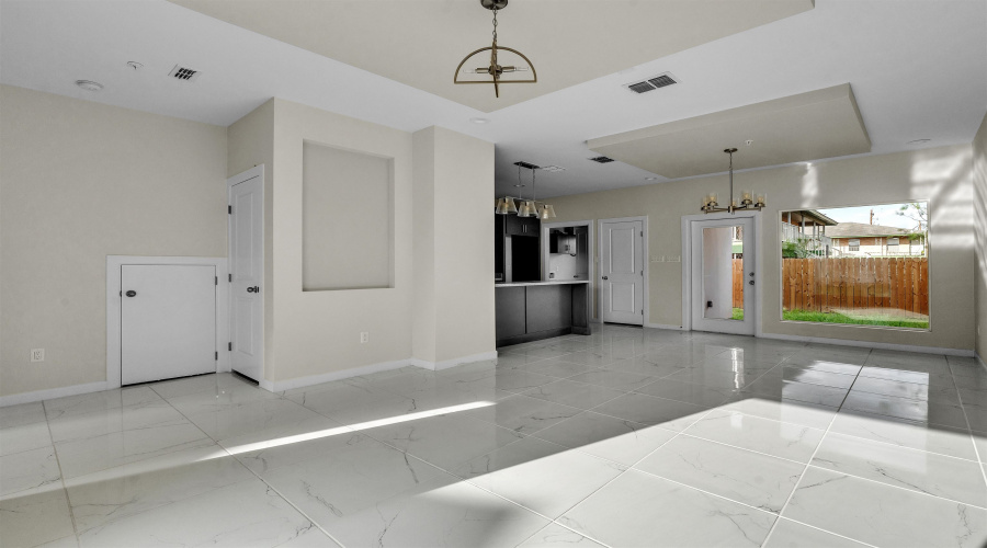 504 Gale Ct, Laredo, Texas 78041, 3 Bedrooms Bedrooms, 5 Rooms Rooms,2 BathroomsBathrooms,Residential,For Rent,504 Gale Ct,20254398