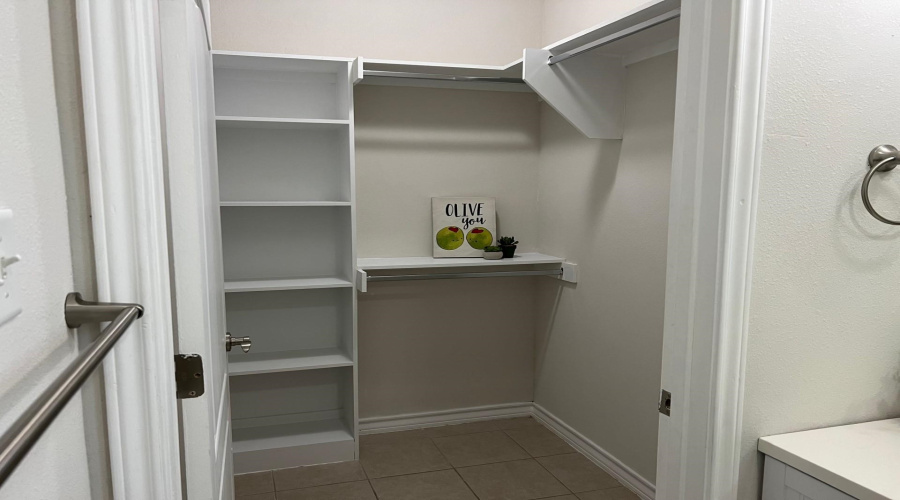 1511 Don Camilo Blvd, Laredo, Texas 78046, 2 Bedrooms Bedrooms, 4 Rooms Rooms,2 BathroomsBathrooms,Residential,For Rent,1511 Don Camilo Blvd,20254399