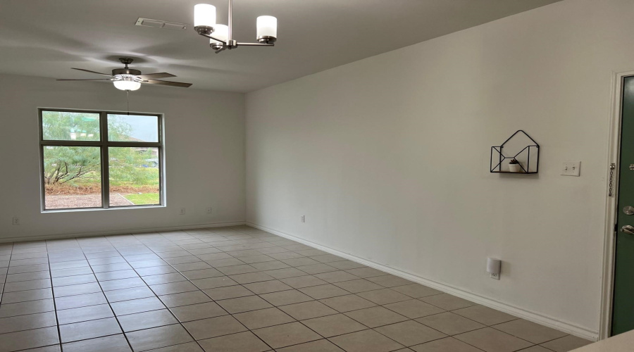 1511 Don Camilo Blvd, Laredo, Texas 78046, 2 Bedrooms Bedrooms, 4 Rooms Rooms,2 BathroomsBathrooms,Residential,For Rent,1511 Don Camilo Blvd,20254399