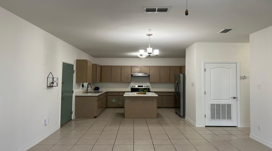 1511 Don Camilo Blvd, Laredo, Texas 78046, 2 Bedrooms Bedrooms, 4 Rooms Rooms,2 BathroomsBathrooms,Residential,For Rent,1511 Don Camilo Blvd,20254399