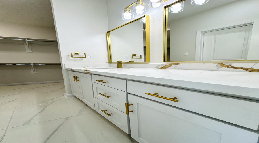 129 Faith Dr., Laredo, Texas 78043, 4 Bedrooms Bedrooms, 5 Rooms Rooms,2 BathroomsBathrooms,Residential,For Sale,129 Faith Dr.,20254401