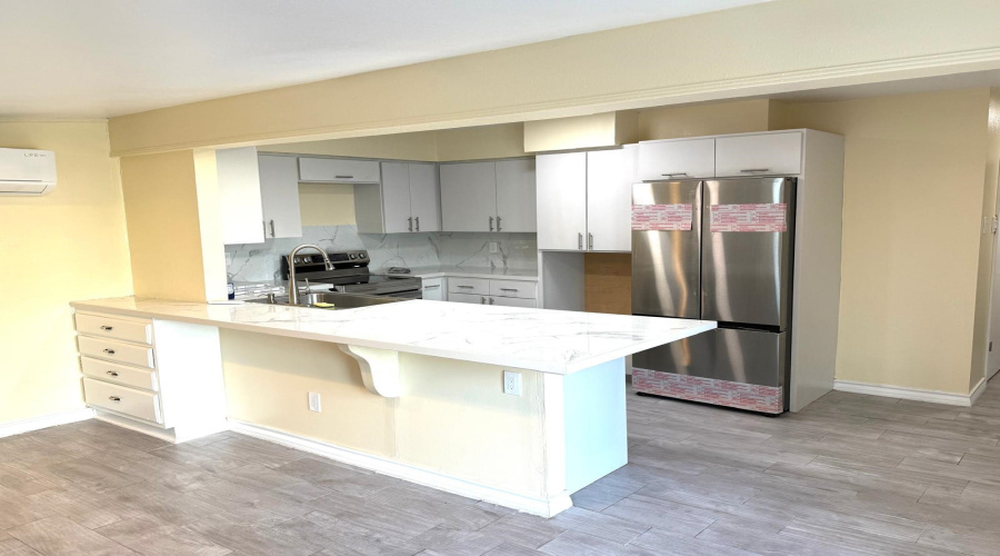 323 Farrell Rd, Laredoq, Texas 78045, 4 Bedrooms Bedrooms, 7 Rooms Rooms,3 BathroomsBathrooms,Residential,For Sale,323 Farrell Rd,20254403