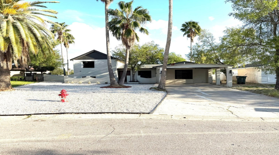 323 Farrell Rd, Laredoq, Texas 78045, 4 Bedrooms Bedrooms, 7 Rooms Rooms,3 BathroomsBathrooms,Residential,For Sale,323 Farrell Rd,20254403