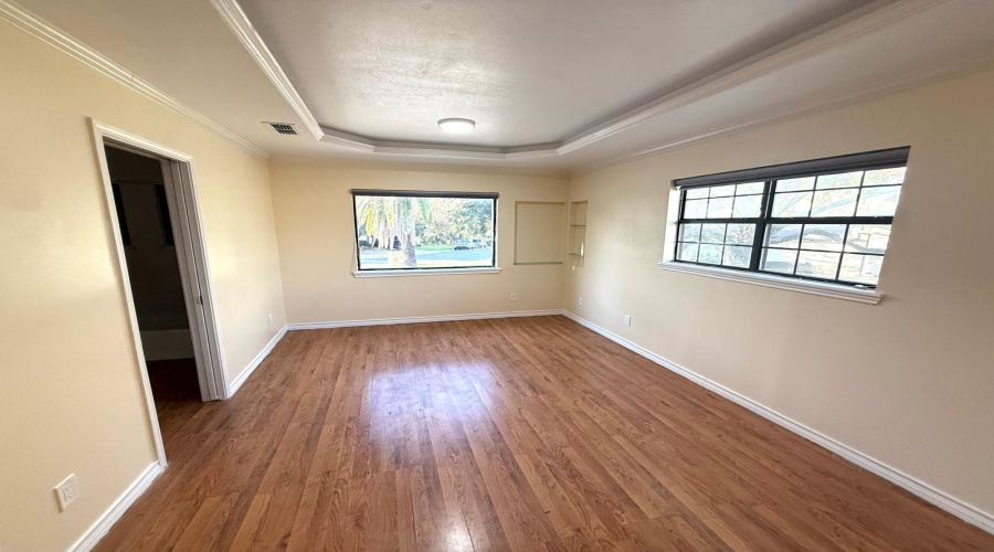 323 Farrell Rd, Laredoq, Texas 78045, 4 Bedrooms Bedrooms, 7 Rooms Rooms,3 BathroomsBathrooms,Residential,For Sale,323 Farrell Rd,20254403