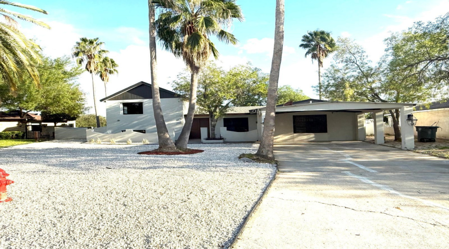 323 Farrell Rd, Laredoq, Texas 78045, 4 Bedrooms Bedrooms, 7 Rooms Rooms,3 BathroomsBathrooms,Residential,For Sale,323 Farrell Rd,20254403