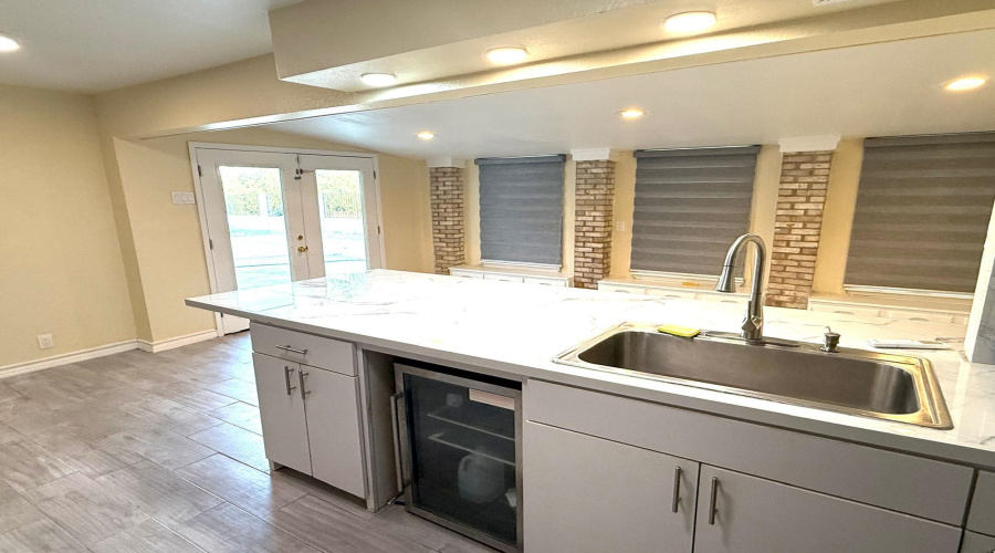 323 Farrell Rd, Laredoq, Texas 78045, 4 Bedrooms Bedrooms, 7 Rooms Rooms,3 BathroomsBathrooms,Residential,For Sale,323 Farrell Rd,20254403