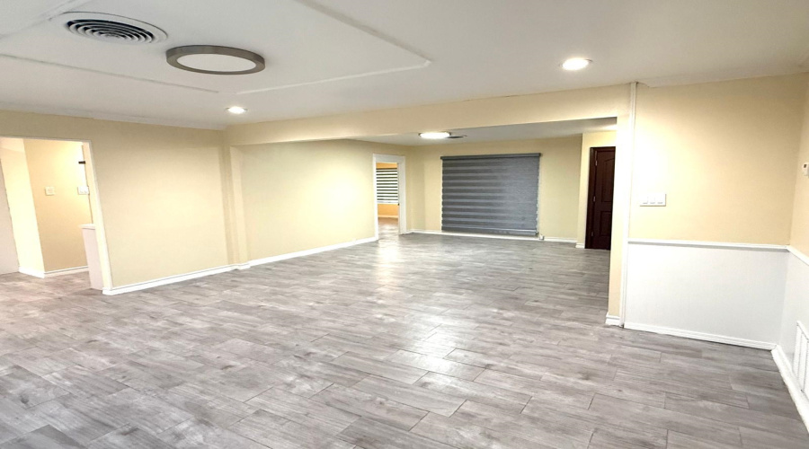 323 Farrell Rd, Laredoq, Texas 78045, 4 Bedrooms Bedrooms, 7 Rooms Rooms,3 BathroomsBathrooms,Residential,For Sale,323 Farrell Rd,20254403