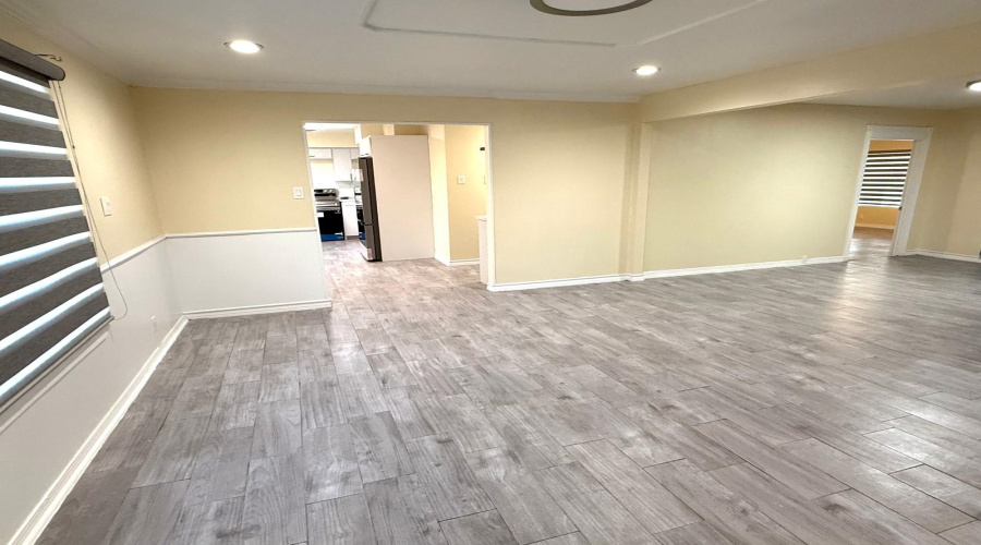 323 Farrell Rd, Laredoq, Texas 78045, 4 Bedrooms Bedrooms, 7 Rooms Rooms,3 BathroomsBathrooms,Residential,For Sale,323 Farrell Rd,20254403