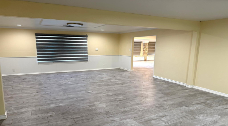 323 Farrell Rd, Laredoq, Texas 78045, 4 Bedrooms Bedrooms, 7 Rooms Rooms,3 BathroomsBathrooms,Residential,For Sale,323 Farrell Rd,20254403
