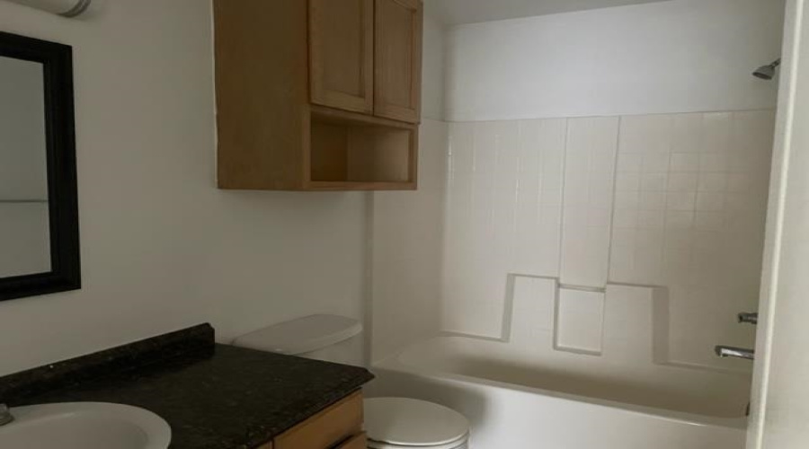 9805 Sterling Lp, LAREDO, Texas 78045, 2 Bedrooms Bedrooms, 4 Rooms Rooms,2 BathroomsBathrooms,Residential,For Rent,9805 Sterling Lp,20254406