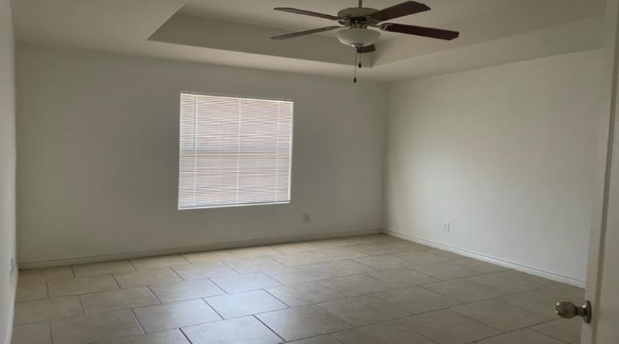 9805 Sterling Lp, LAREDO, Texas 78045, 2 Bedrooms Bedrooms, 4 Rooms Rooms,2 BathroomsBathrooms,Residential,For Rent,9805 Sterling Lp,20254407