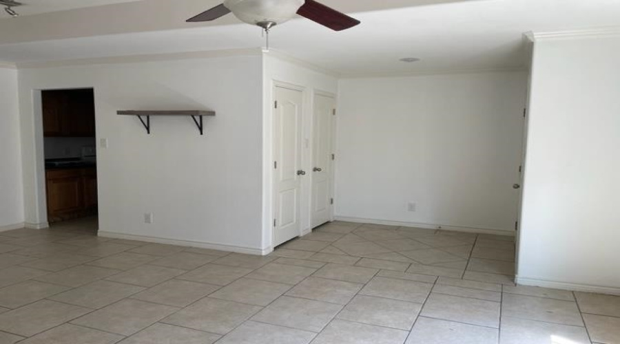 9805 Sterling Lp, LAREDO, Texas 78045, 2 Bedrooms Bedrooms, 4 Rooms Rooms,2 BathroomsBathrooms,Residential,For Rent,9805 Sterling Lp,20254407