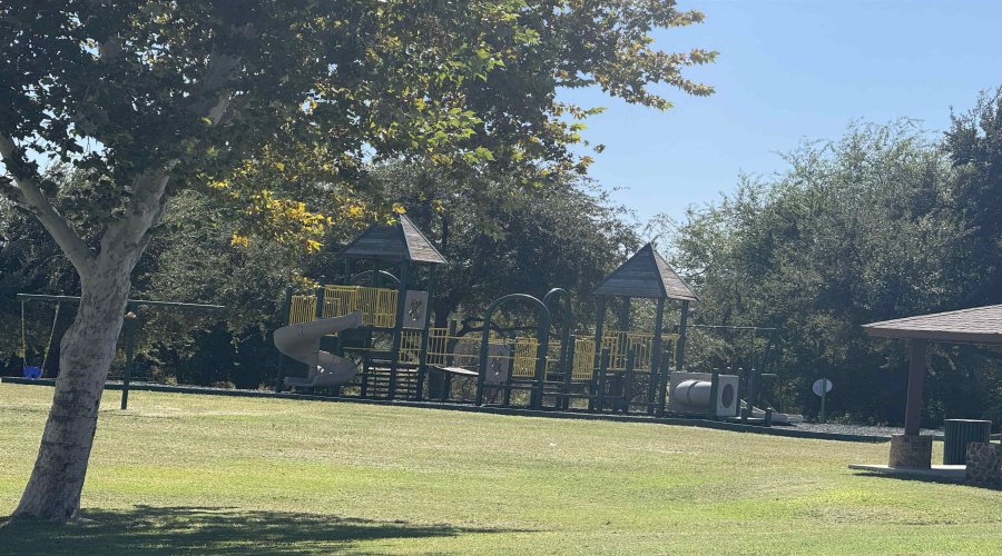 415 Starling Creek Lp, Laredo, Texas 78045, 3 Bedrooms Bedrooms, 5 Rooms Rooms,2 BathroomsBathrooms,Residential,For Rent,415 Starling Creek Lp,20254409