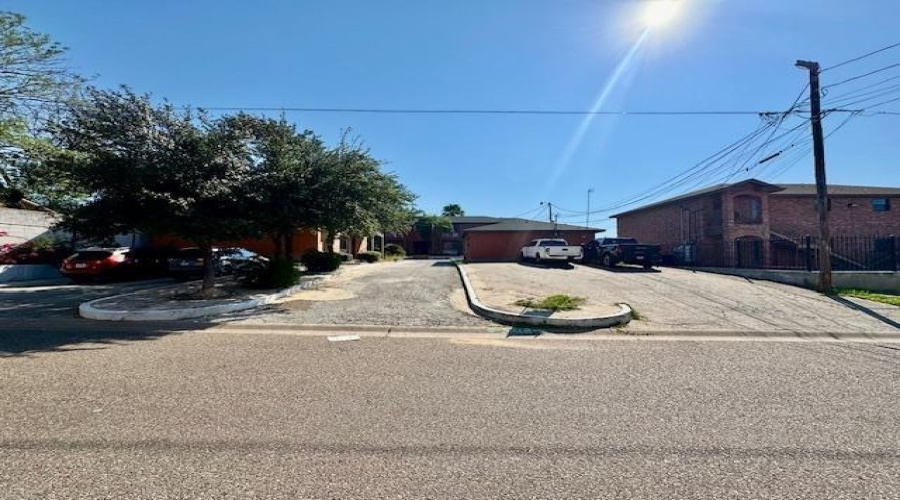 1305 Tilden Ave, Laredo, Texas 78040, 1 Bedroom Bedrooms, 4 Rooms Rooms,1 BathroomBathrooms,Residential,For Rent,1305 Tilden Ave,20254413