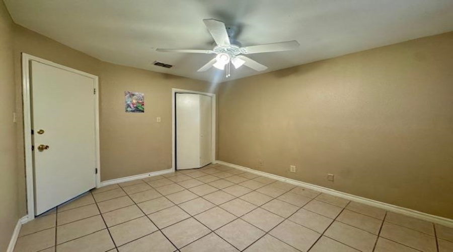 1305 Tilden Ave, Laredo, Texas 78040, 1 Bedroom Bedrooms, 4 Rooms Rooms,1 BathroomBathrooms,Residential,For Rent,1305 Tilden Ave,20254413