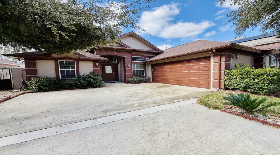 2206 Calle Chiquita Ct, Laredo, Texas 78045, 3 Bedrooms Bedrooms, 6 Rooms Rooms,2 BathroomsBathrooms,Residential,For Rent,2206 Calle Chiquita Ct,20254414