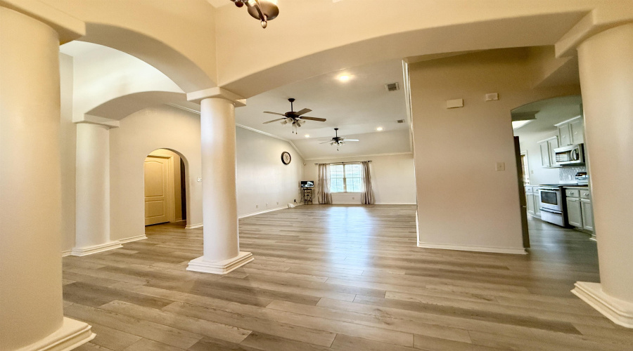 2206 Calle Chiquita Ct, Laredo, Texas 78045, 3 Bedrooms Bedrooms, 6 Rooms Rooms,2 BathroomsBathrooms,Residential,For Rent,2206 Calle Chiquita Ct,20254414