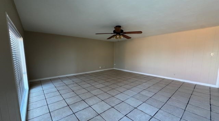 1305 Tilden Ave, Laredo, Texas 78040, 2 Bedrooms Bedrooms, 5 Rooms Rooms,1 BathroomBathrooms,Residential,For Rent,1305 Tilden Ave,20254415