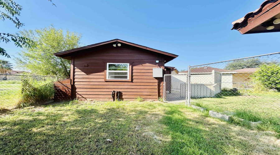 116 Soledad Lp, Laredo, Texas 78043, 1 Bedroom Bedrooms, 1 Room Rooms,1 BathroomBathrooms,Residential,For Rent,116 Soledad Lp,20254422