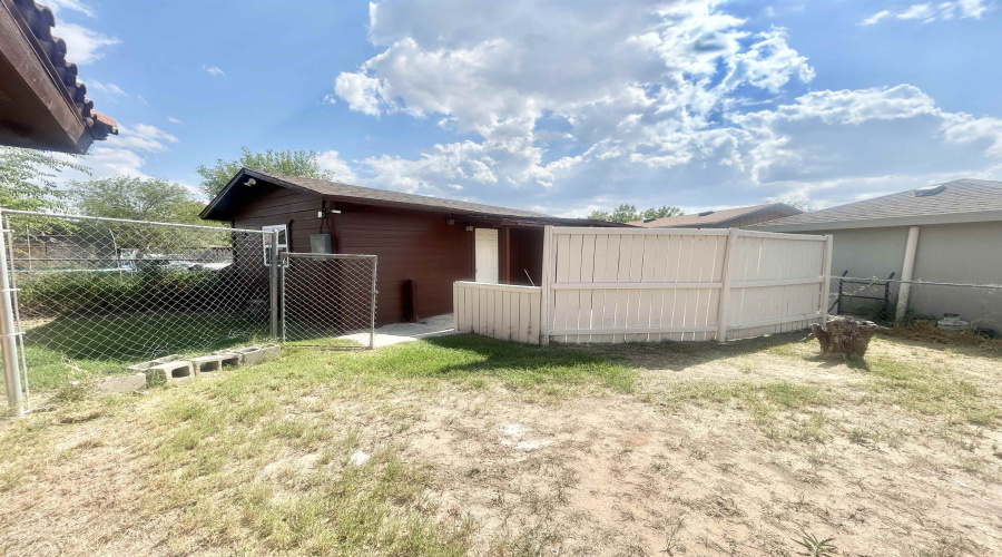 116 Soledad Lp, Laredo, Texas 78043, 1 Bedroom Bedrooms, 1 Room Rooms,1 BathroomBathrooms,Residential,For Rent,116 Soledad Lp,20254422