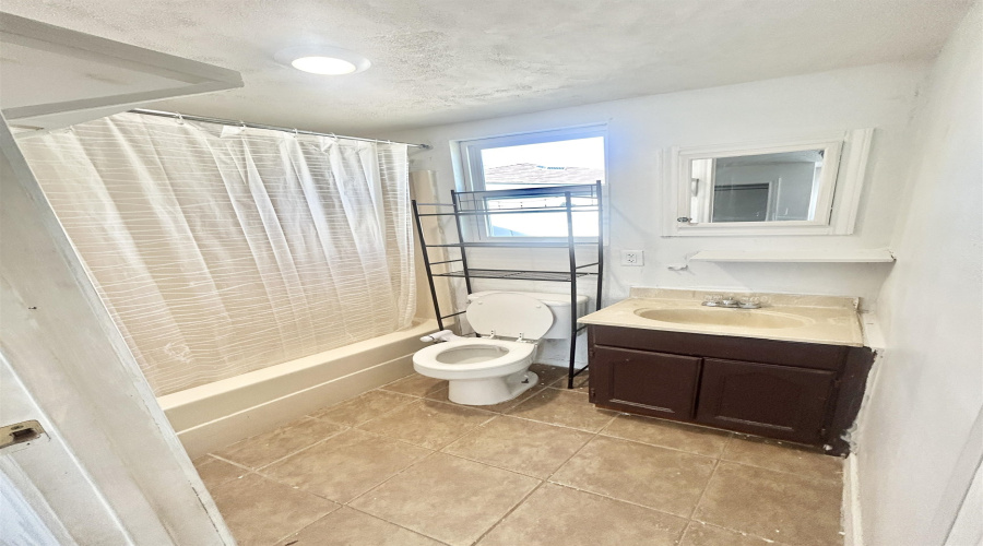 116 Soledad Lp, Laredo, Texas 78043, 1 Bedroom Bedrooms, 1 Room Rooms,1 BathroomBathrooms,Residential,For Rent,116 Soledad Lp,20254422