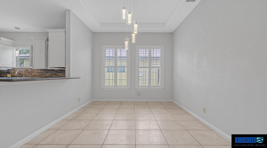 3826 Crestwind Dr, Laredo, Texas 78045-8190, 5 Bedrooms Bedrooms, 9 Rooms Rooms,3 BathroomsBathrooms,Residential,For Sale,3826 Crestwind Dr,20254427