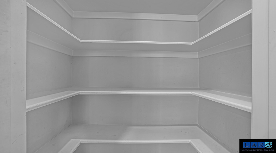 3826 Crestwind Dr, Laredo, Texas 78045-8190, 5 Bedrooms Bedrooms, 9 Rooms Rooms,3 BathroomsBathrooms,Residential,For Sale,3826 Crestwind Dr,20254427