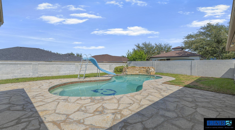 3826 Crestwind Dr, Laredo, Texas 78045-8190, 5 Bedrooms Bedrooms, 9 Rooms Rooms,3 BathroomsBathrooms,Residential,For Sale,3826 Crestwind Dr,20254427