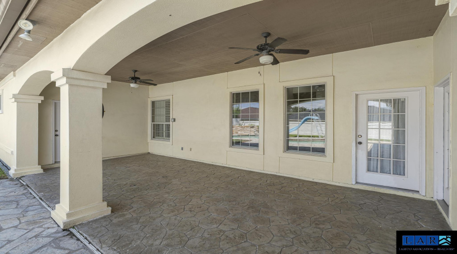 3826 Crestwind Dr, Laredo, Texas 78045-8190, 5 Bedrooms Bedrooms, 9 Rooms Rooms,3 BathroomsBathrooms,Residential,For Sale,3826 Crestwind Dr,20254427