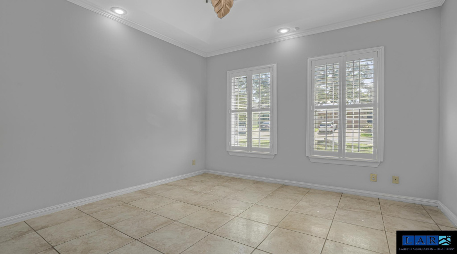 3826 Crestwind Dr, Laredo, Texas 78045-8190, 5 Bedrooms Bedrooms, 9 Rooms Rooms,3 BathroomsBathrooms,Residential,For Sale,3826 Crestwind Dr,20254427