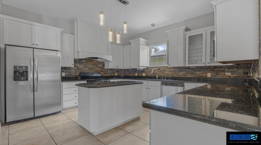 3826 Crestwind Dr, Laredo, Texas 78045-8190, 5 Bedrooms Bedrooms, 9 Rooms Rooms,3 BathroomsBathrooms,Residential,For Sale,3826 Crestwind Dr,20254427