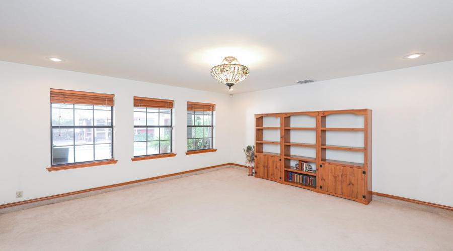 1215 St Patrick Dr, Laredo, Texas 78045, 3 Bedrooms Bedrooms, 7 Rooms Rooms,3 BathroomsBathrooms,Residential,For Sale,1215 St Patrick Dr,20254431