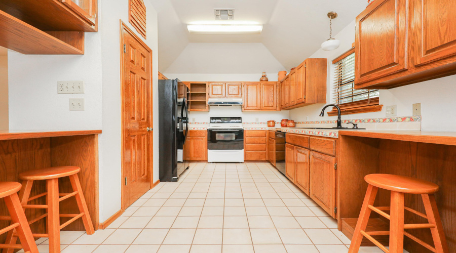 1215 St Patrick Dr, Laredo, Texas 78045, 3 Bedrooms Bedrooms, 7 Rooms Rooms,3 BathroomsBathrooms,Residential,For Sale,1215 St Patrick Dr,20254431