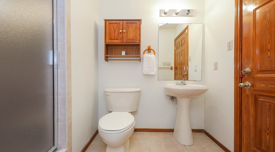 1215 St Patrick Dr, Laredo, Texas 78045, 3 Bedrooms Bedrooms, 7 Rooms Rooms,3 BathroomsBathrooms,Residential,For Sale,1215 St Patrick Dr,20254431