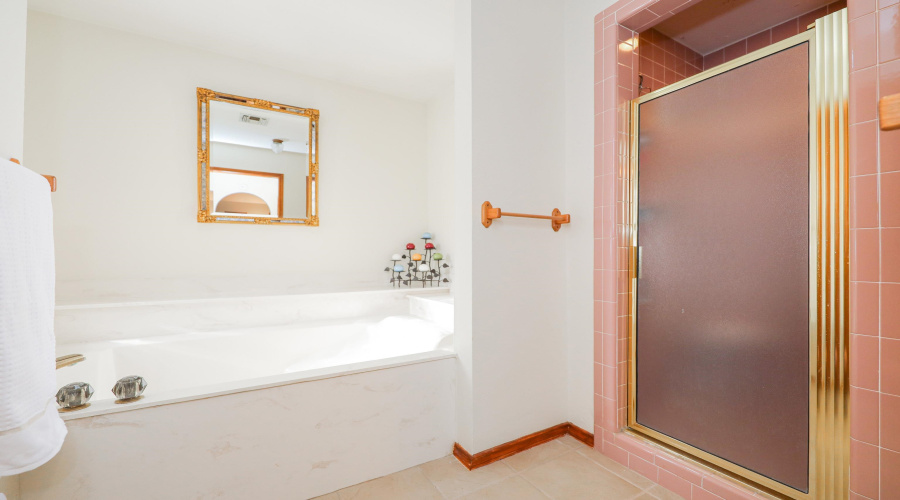 1215 St Patrick Dr, Laredo, Texas 78045, 3 Bedrooms Bedrooms, 7 Rooms Rooms,3 BathroomsBathrooms,Residential,For Sale,1215 St Patrick Dr,20254431