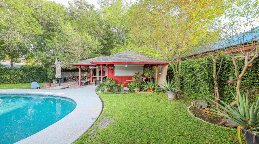 1215 St Patrick Dr, Laredo, Texas 78045, 3 Bedrooms Bedrooms, 7 Rooms Rooms,3 BathroomsBathrooms,Residential,For Sale,1215 St Patrick Dr,20254431