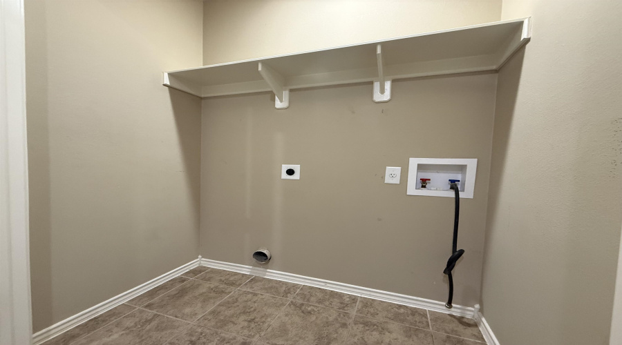 3910 Jose De La Paz, Laredo, Texas 78046, 3 Bedrooms Bedrooms, 3 Rooms Rooms,2 BathroomsBathrooms,Residential,For Sale,3910 Jose De La Paz,20254433