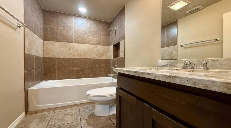 3910 Jose De La Paz, Laredo, Texas 78046, 3 Bedrooms Bedrooms, 3 Rooms Rooms,2 BathroomsBathrooms,Residential,For Sale,3910 Jose De La Paz,20254433