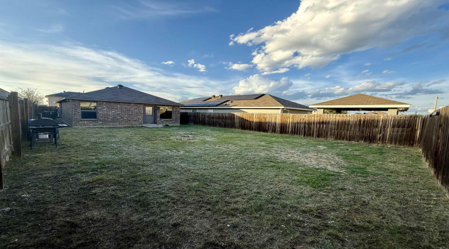 3910 Jose De La Paz, Laredo, Texas 78046, 3 Bedrooms Bedrooms, 3 Rooms Rooms,2 BathroomsBathrooms,Residential,For Sale,3910 Jose De La Paz,20254433