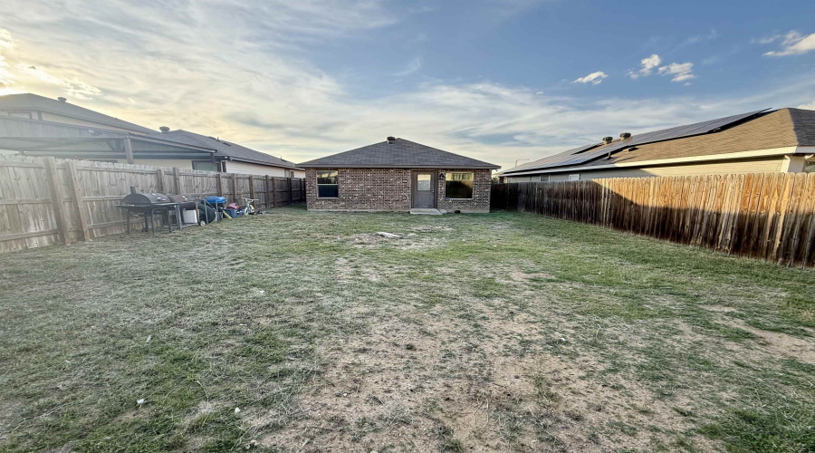 3910 Jose De La Paz, Laredo, Texas 78046, 3 Bedrooms Bedrooms, 3 Rooms Rooms,2 BathroomsBathrooms,Residential,For Sale,3910 Jose De La Paz,20254433