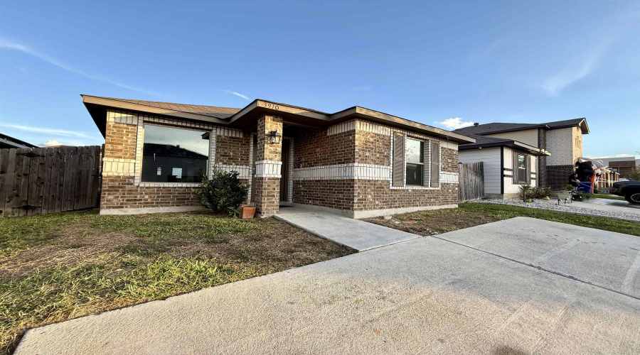 3910 Jose De La Paz, Laredo, Texas 78046, 3 Bedrooms Bedrooms, 3 Rooms Rooms,2 BathroomsBathrooms,Residential,For Sale,3910 Jose De La Paz,20254433