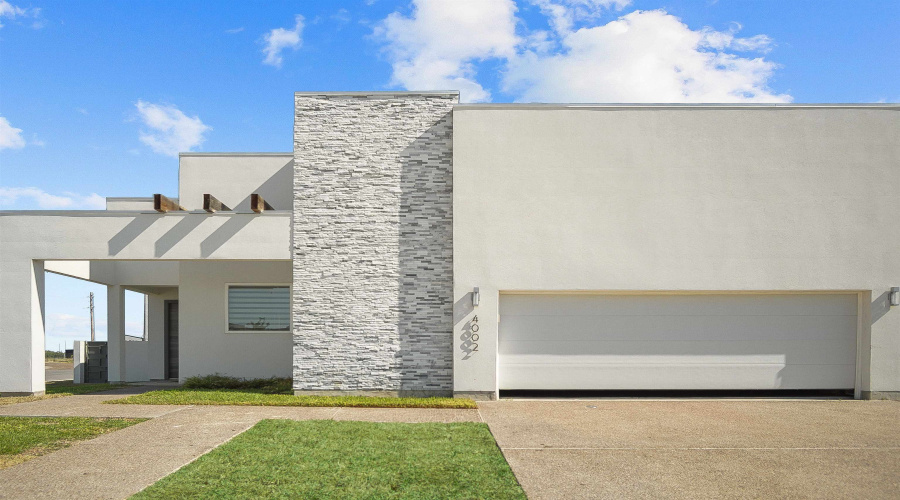 4002 Sun Valley Dr., Laredo, Texas 78045, 3 Bedrooms Bedrooms, 5 Rooms Rooms,2 BathroomsBathrooms,Residential,For Sale,4002 Sun Valley Dr.,20254434 4002 Sun Valley Dr., Laredo, Texas 78045, 3 Bedrooms Bedrooms, 5 Rooms Rooms,2 BathroomsBathrooms,Residential,For Sale,4002 Sun Valley Dr.,20254434